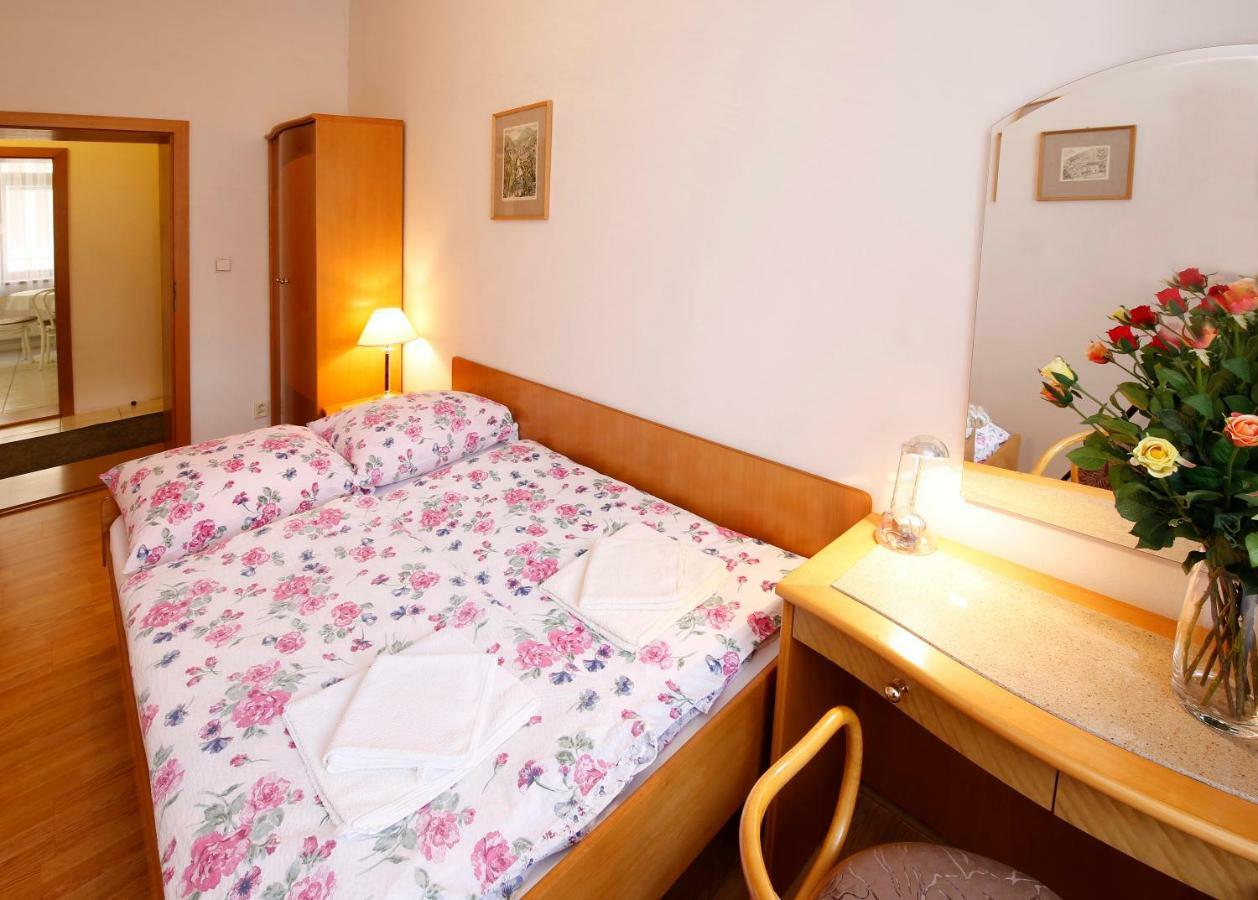 Apartman Moravska Karlovy Vary Exterior foto
